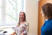 Helle freundliche Arbeitsplätze, Dr. May Steuerberatung